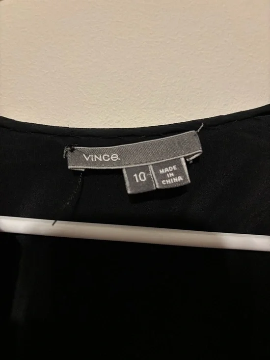 Vince Black Deep V Long Sleeve Tunic 100% Silk Size 10 - Picture 3 of 8